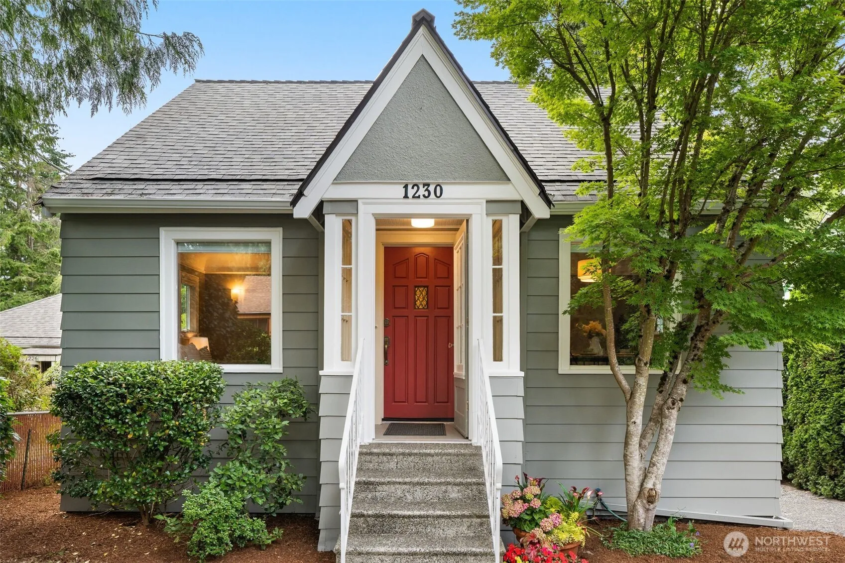 Property photo for 1230 Ne 100th Street, Seattle