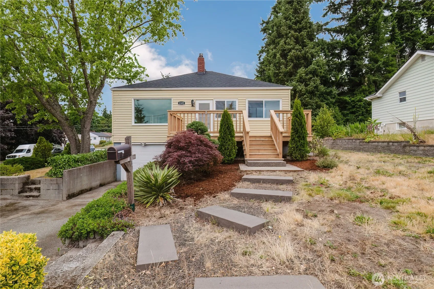 Property photo for 1102 E 33rd St Sw, Bremerton photo 3
