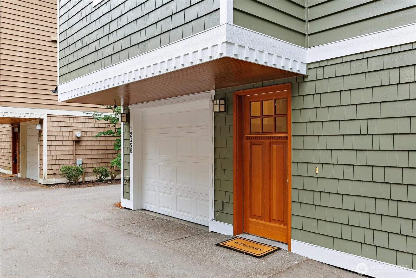 Property photo for 12356 Hiram Place Ne, Seattle photo 4