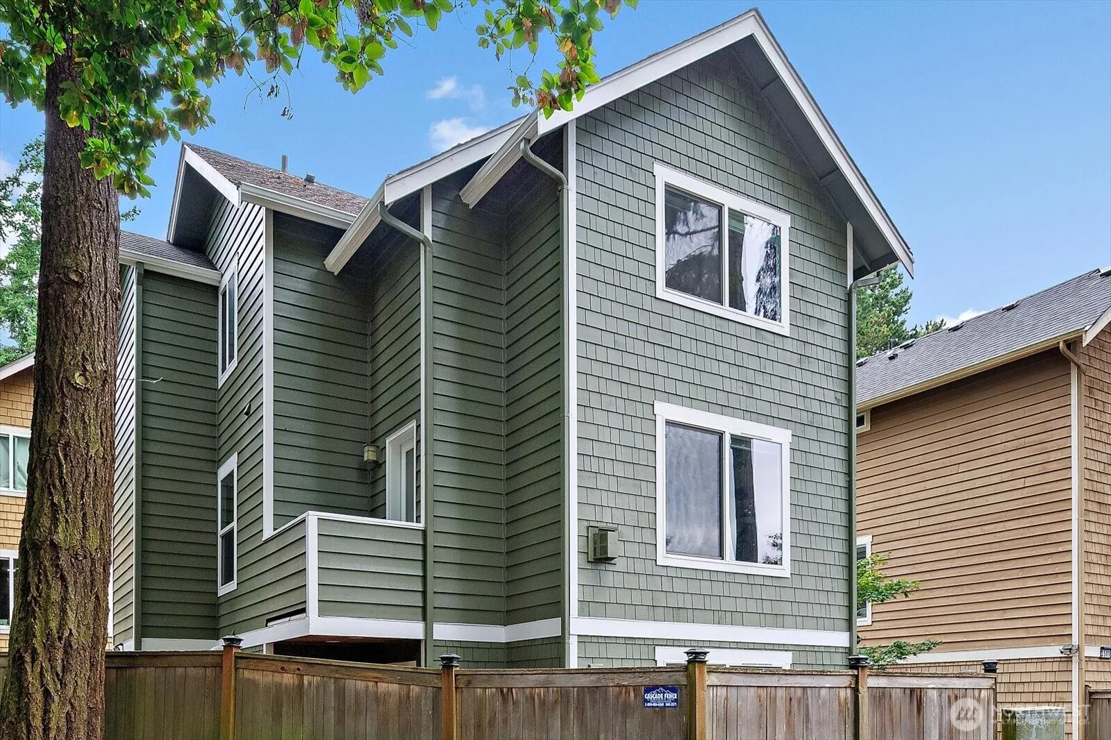 Property photo for 12356 Hiram Place Ne, Seattle photo 2