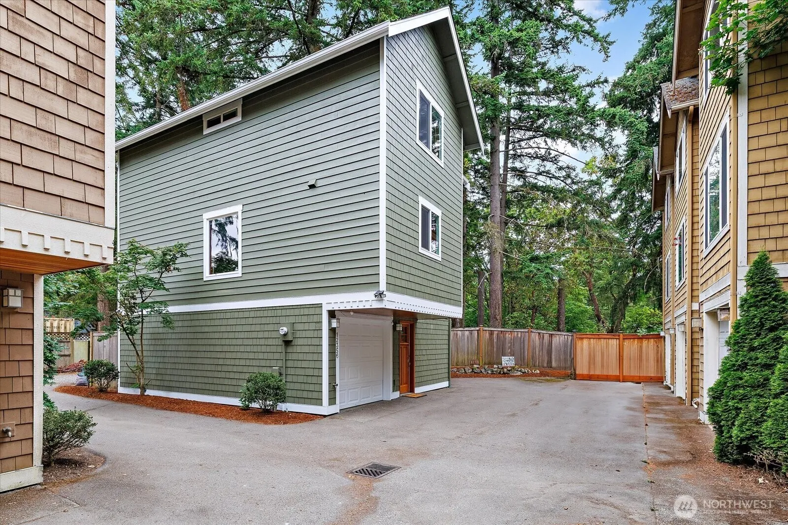 Property photo for 12356 Hiram Place Ne, Seattle photo 3