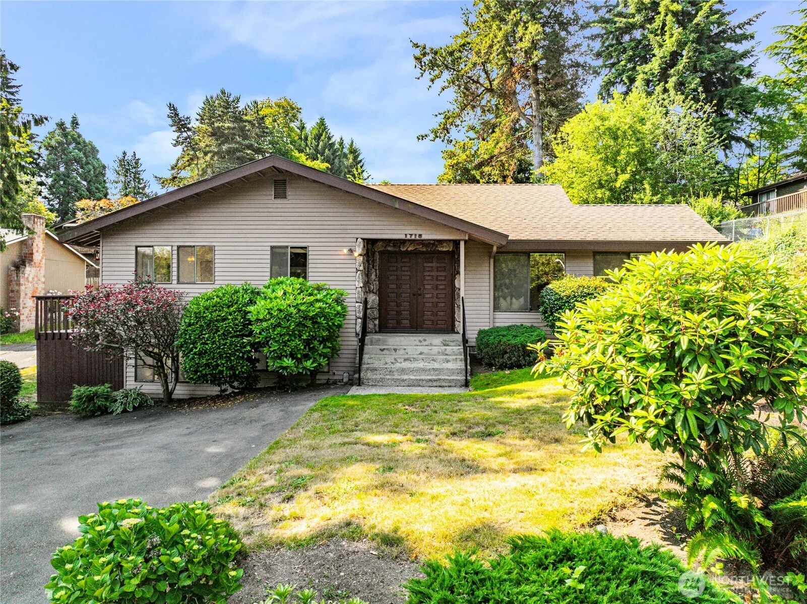 Property photo for 1715 N 105th Street, Seattle photo 2