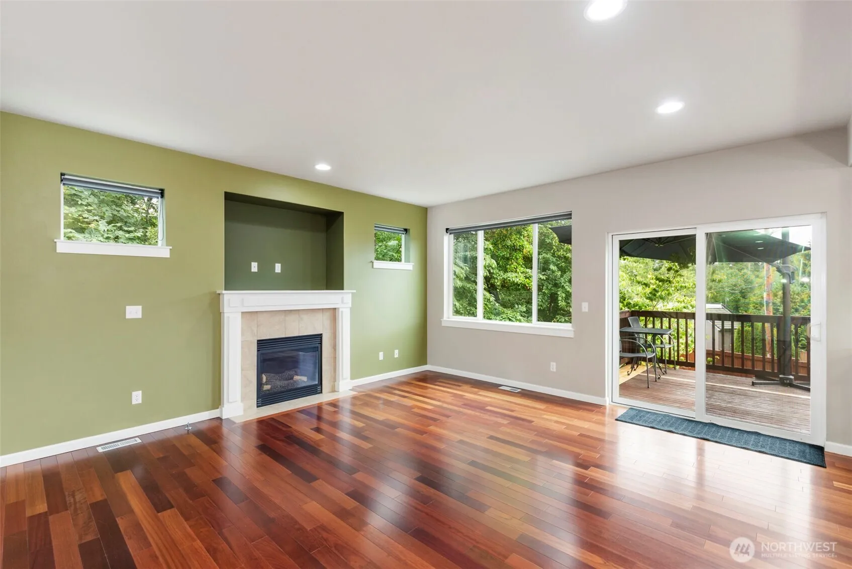 Property photo for 6372 Juanita Circle Ne, Bremerton photo 2