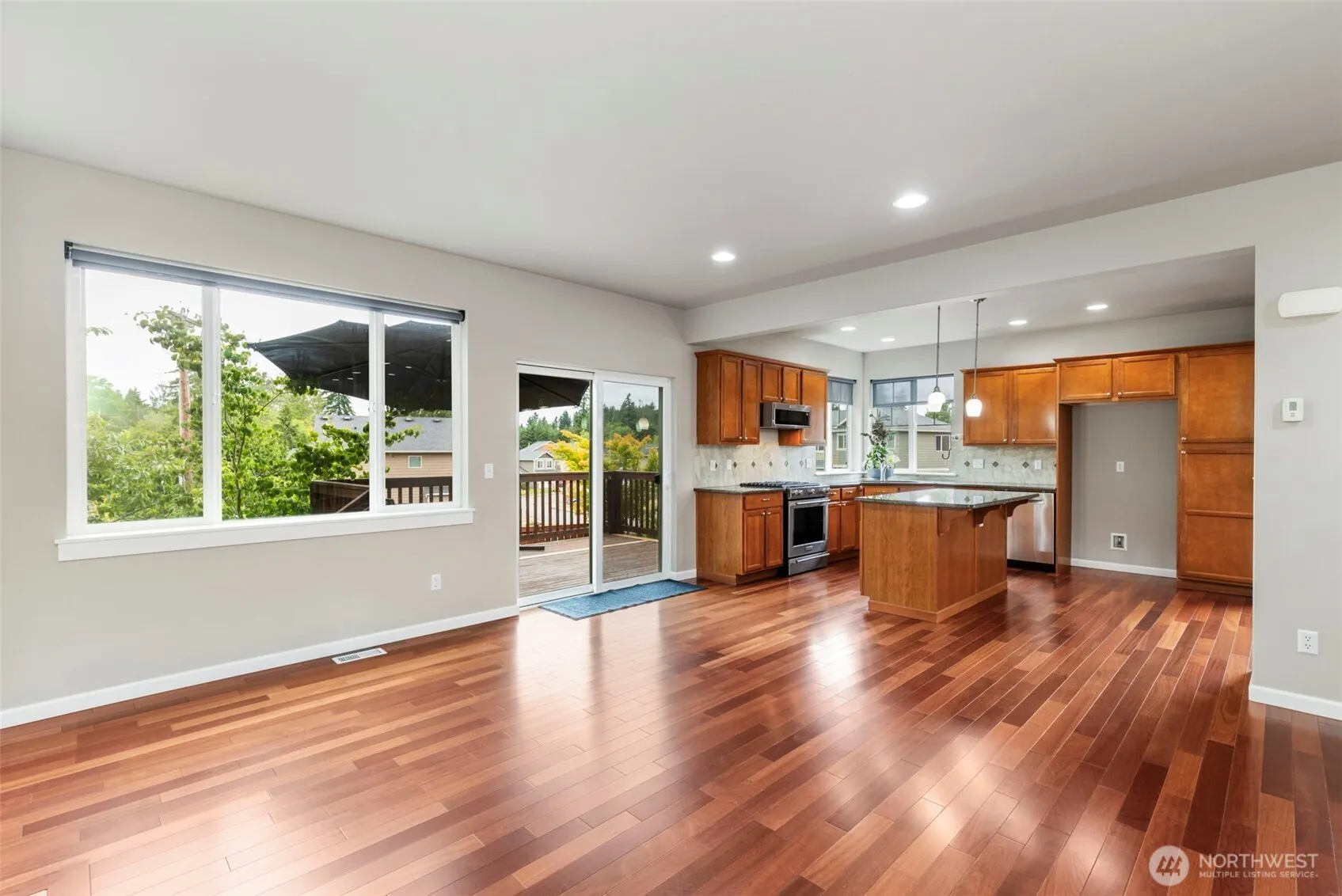 Property photo for 6372 Juanita Circle Ne, Bremerton photo 3