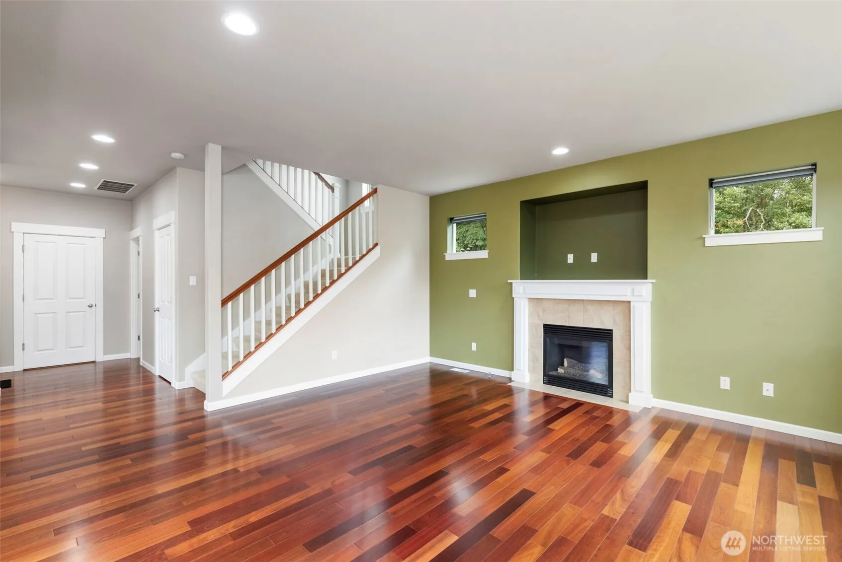 Property photo for 6372 Juanita Circle Ne, Bremerton photo 4