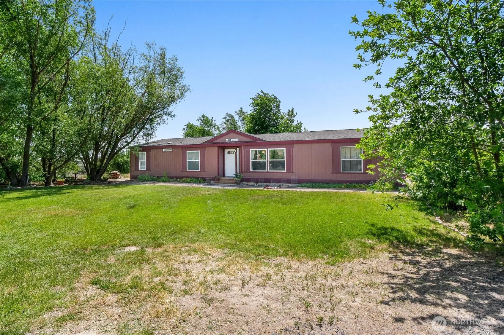 Property photo for 101 E 8th Street, Lind