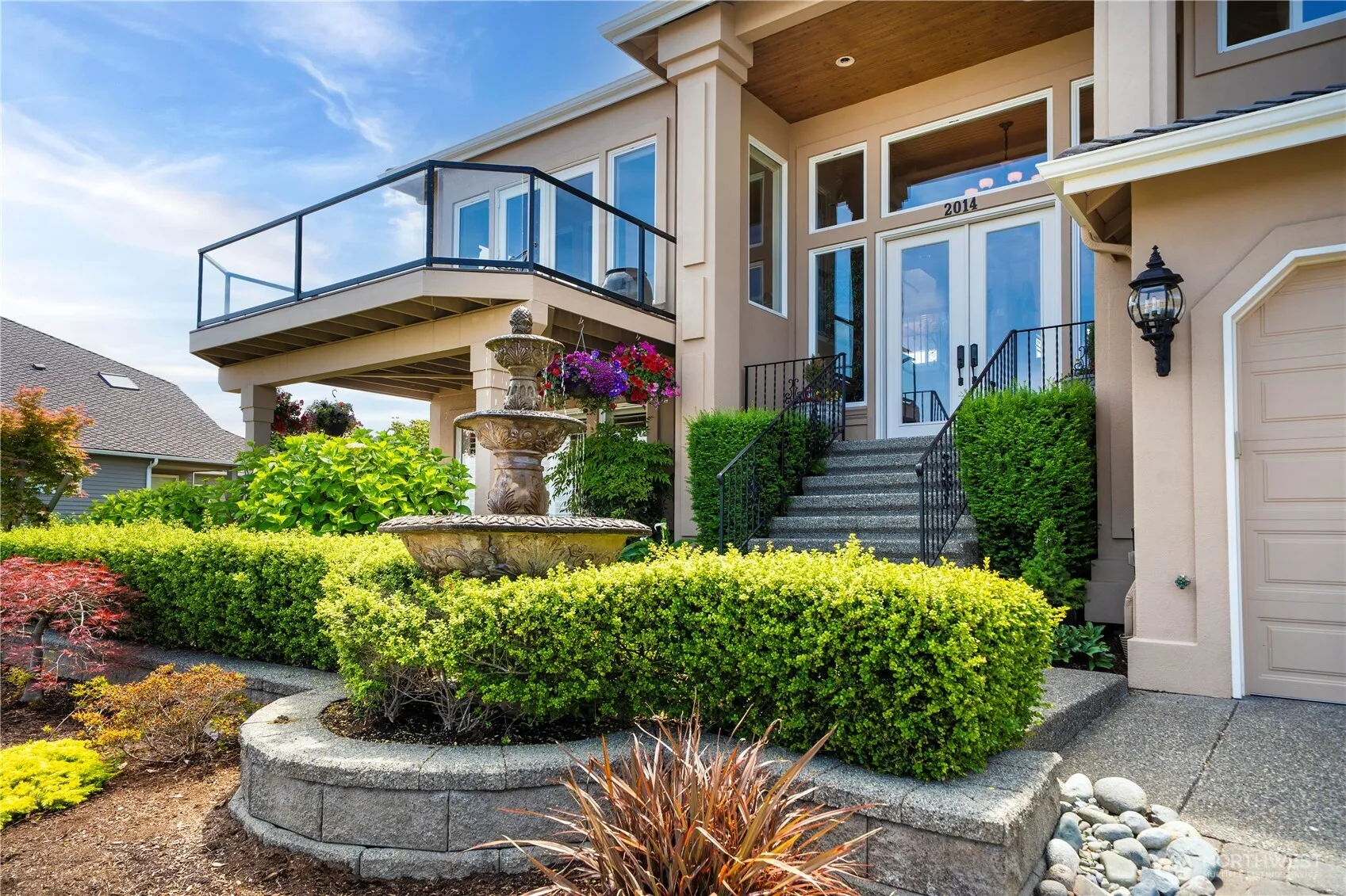 Property photo for 2014 Parkview Drive Ne, Tacoma photo 3