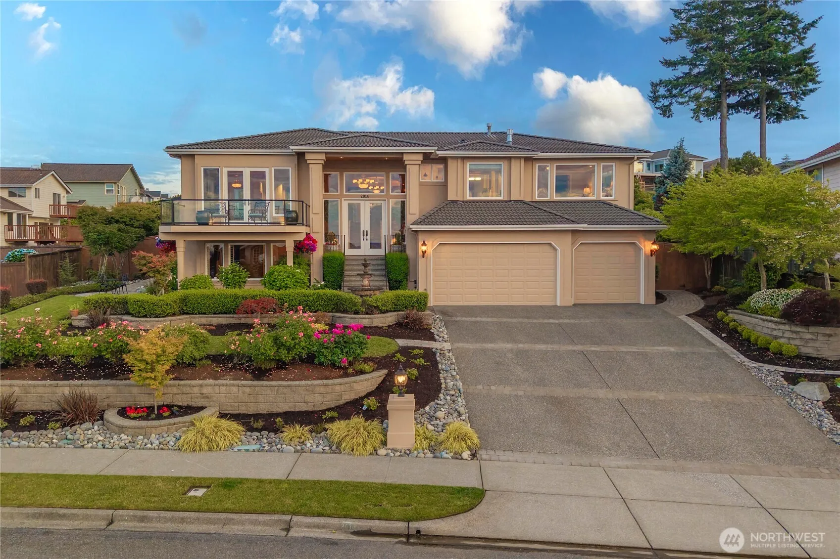 Property photo for 2014 Parkview Drive Ne, Tacoma photo 2