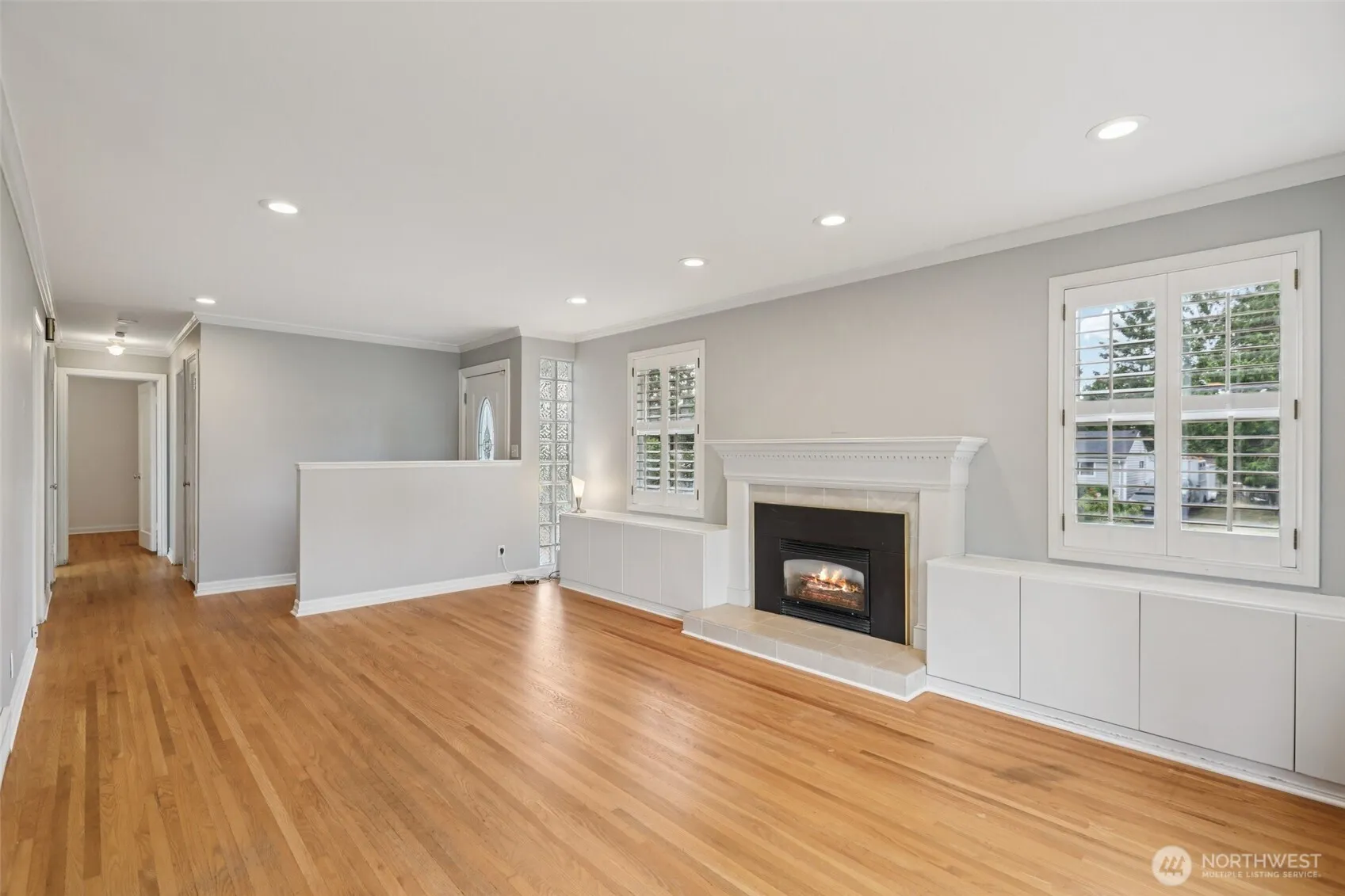 Property photo for 806 Sw 126 Street, Seattle photo 4