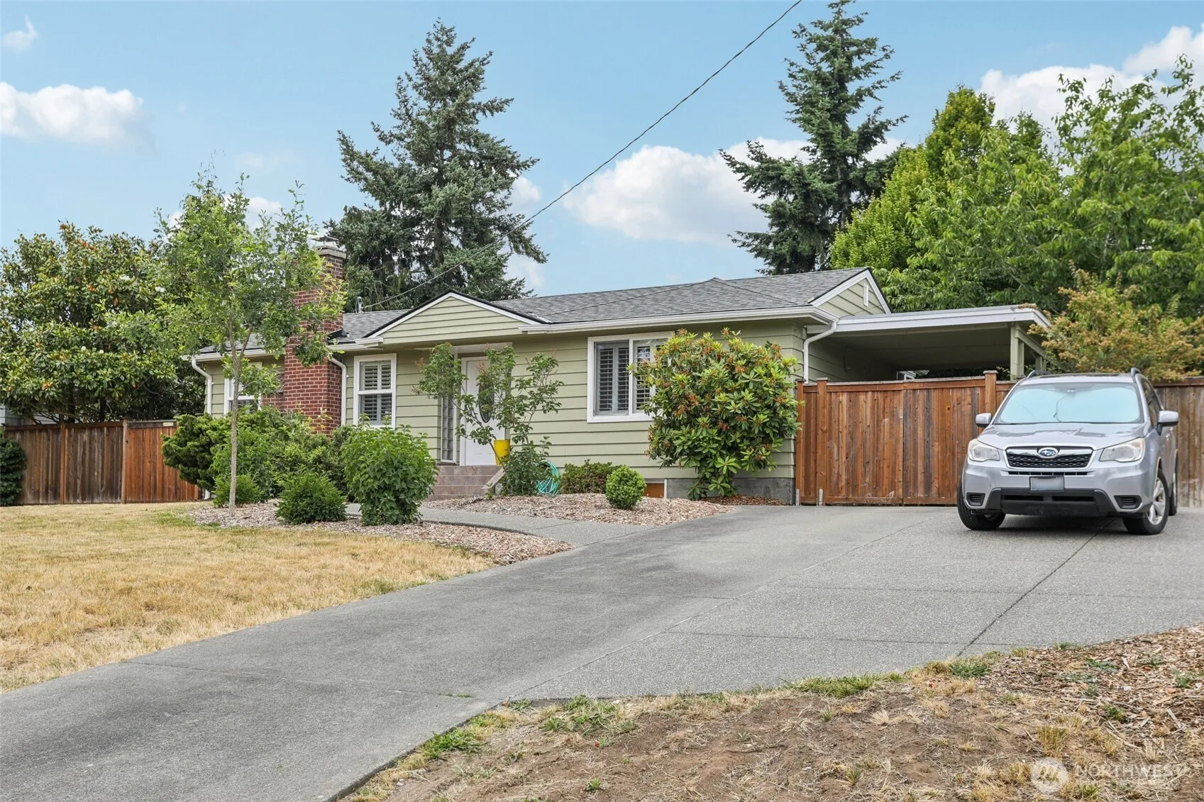 Property photo for 806 Sw 126 Street, Seattle photo 2