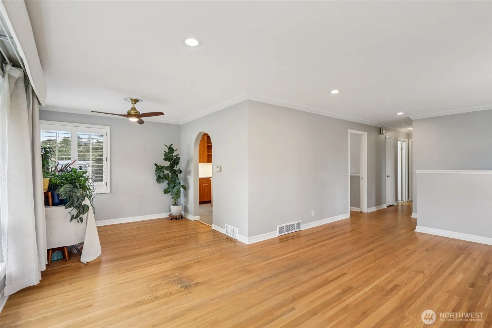 Property photo for 806 Sw 126 Street, Seattle photo 5
