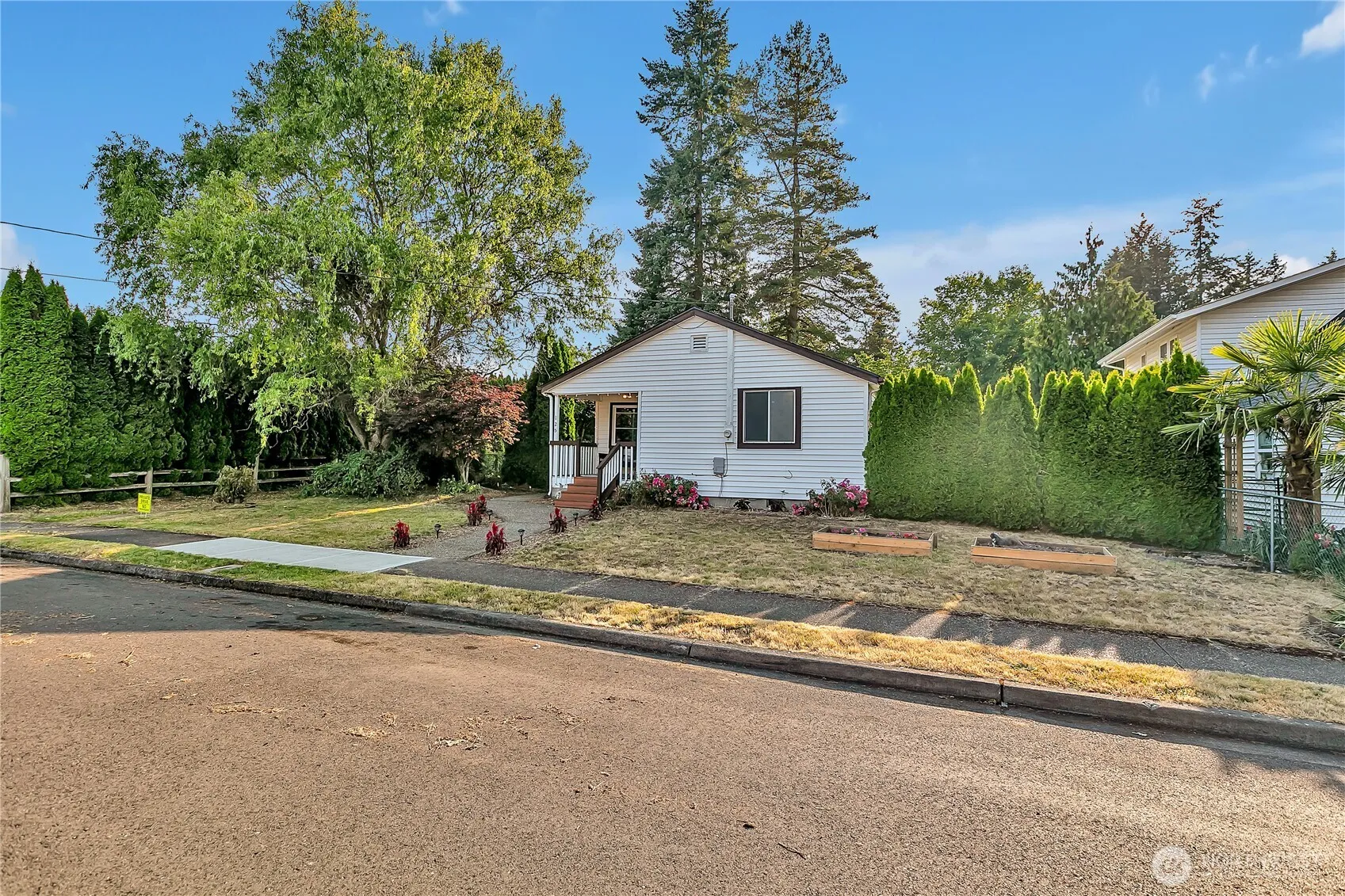 Property photo for 125 Pike Street Ne, Auburn