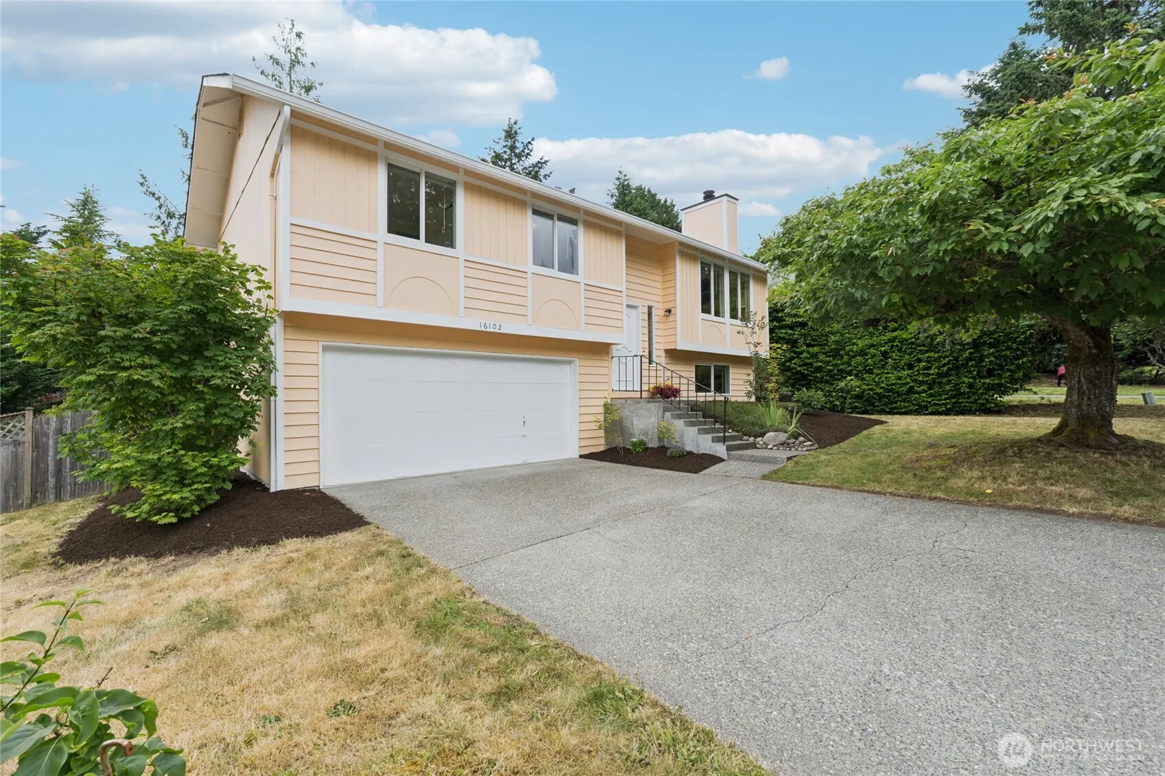 16102 Ne 107th Court, Redmond