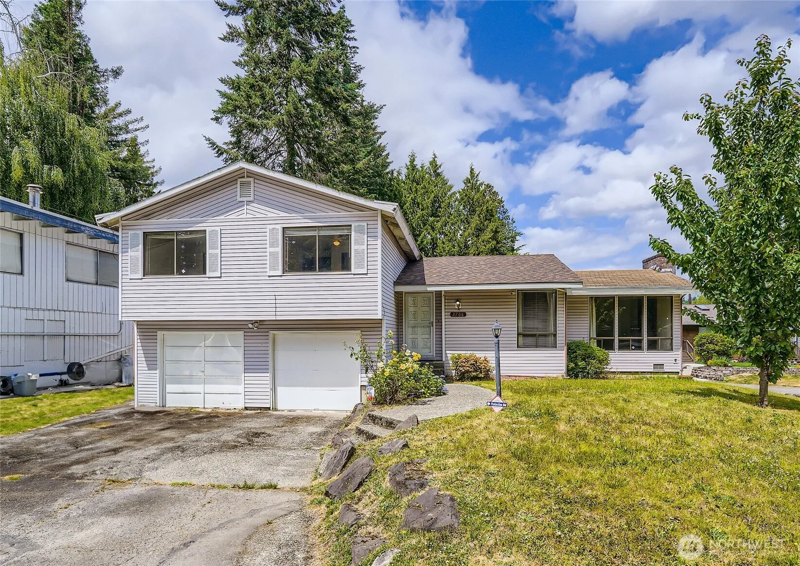 Property photo for 2708 Ne 106th Place, Seattle