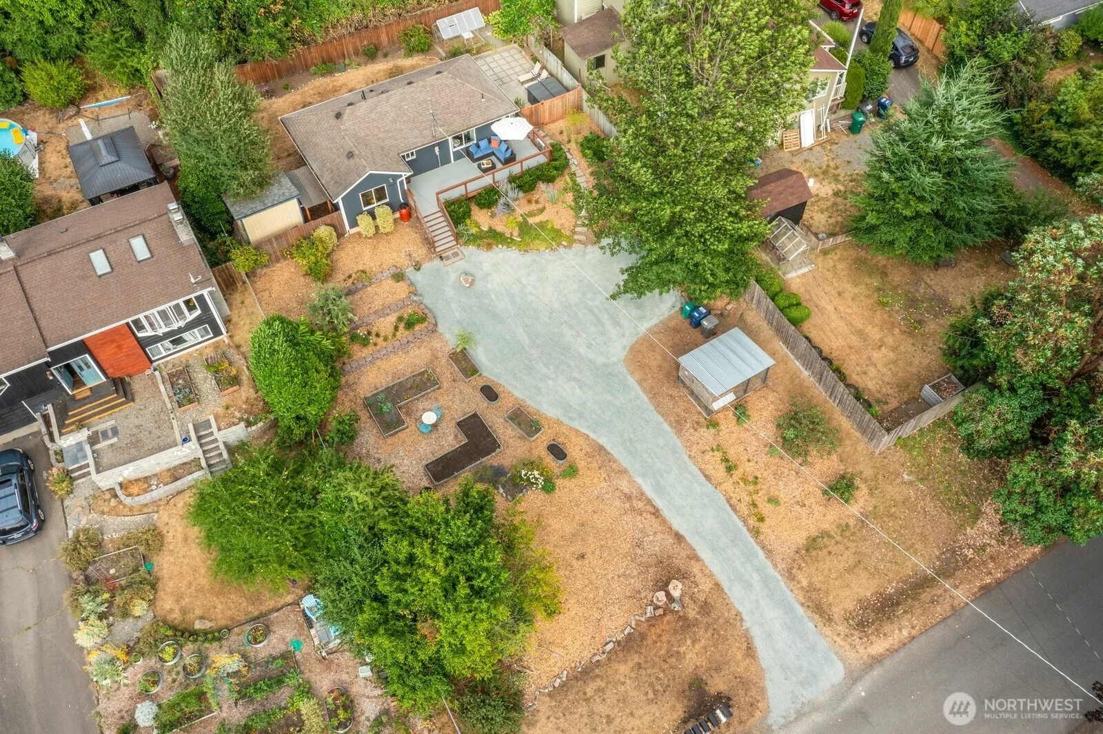 Property photo for 11050 24th Place Sw, Seattle photo 2