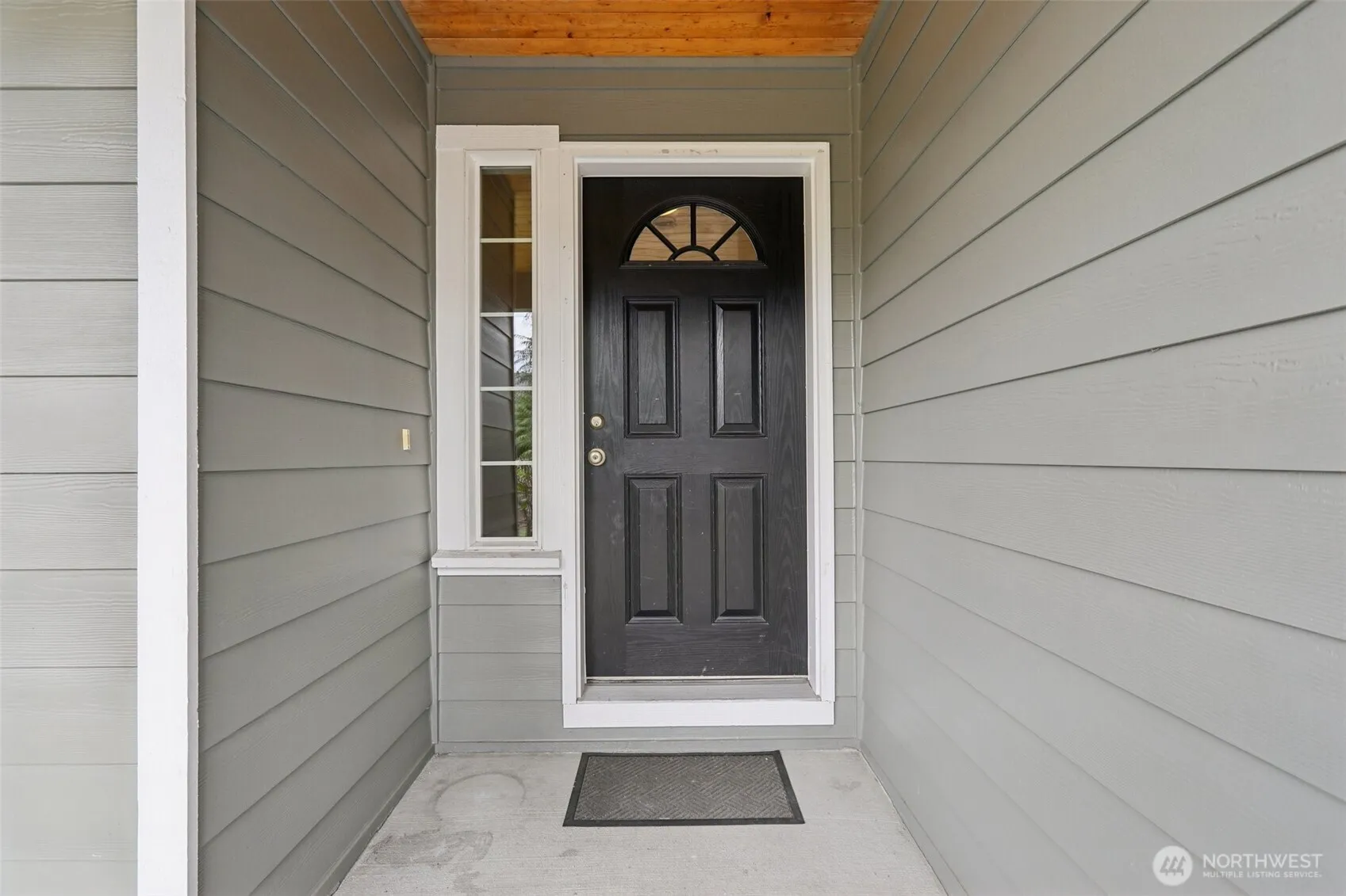Property photo for 1006 18th Street Nw, Puyallup photo 2