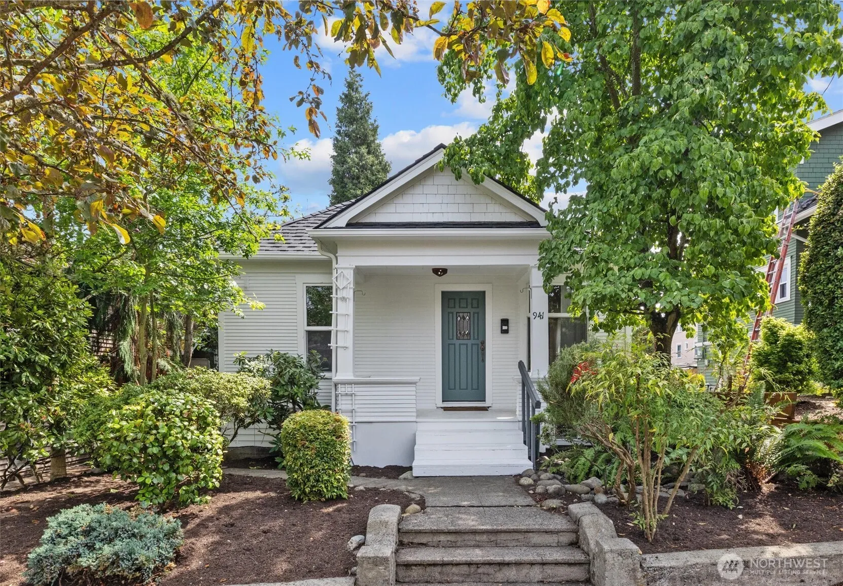 Property photo for 941 N 78th Street, Seattle photo 2