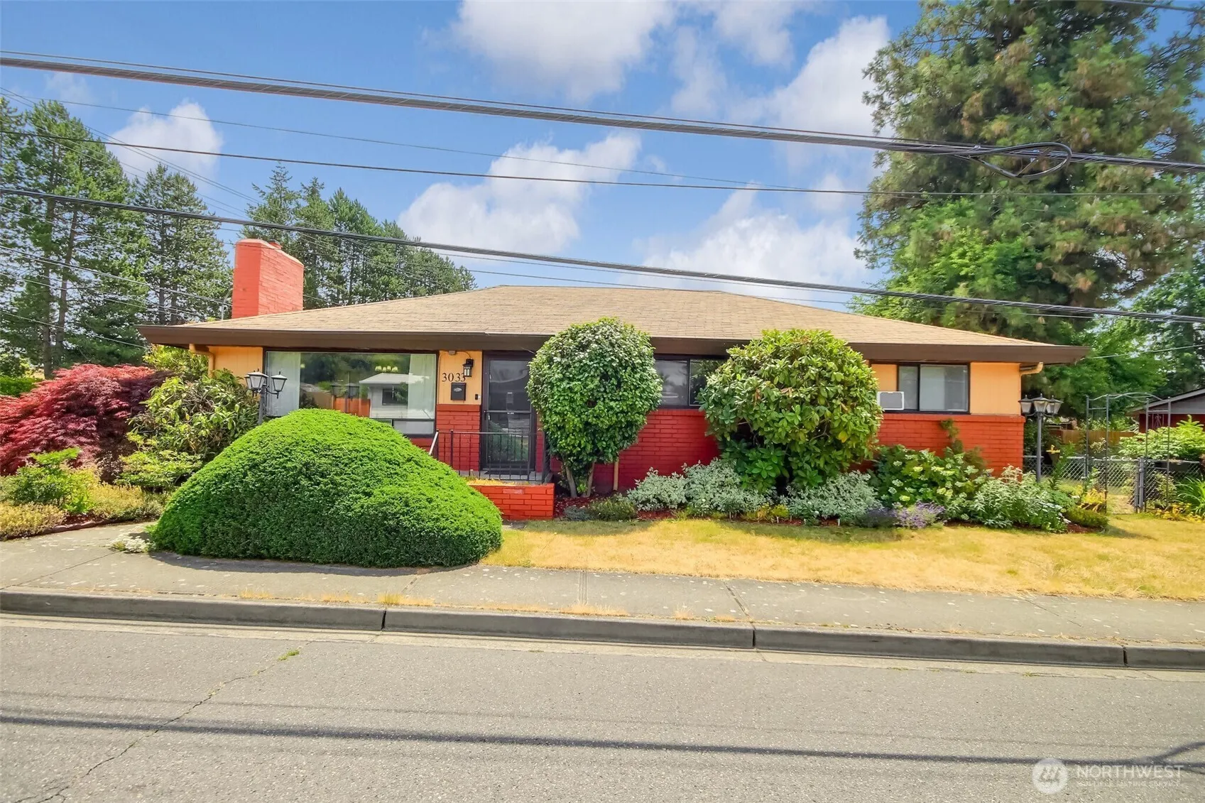 Property photo for 3033 Ne 7th Street, Renton photo 2