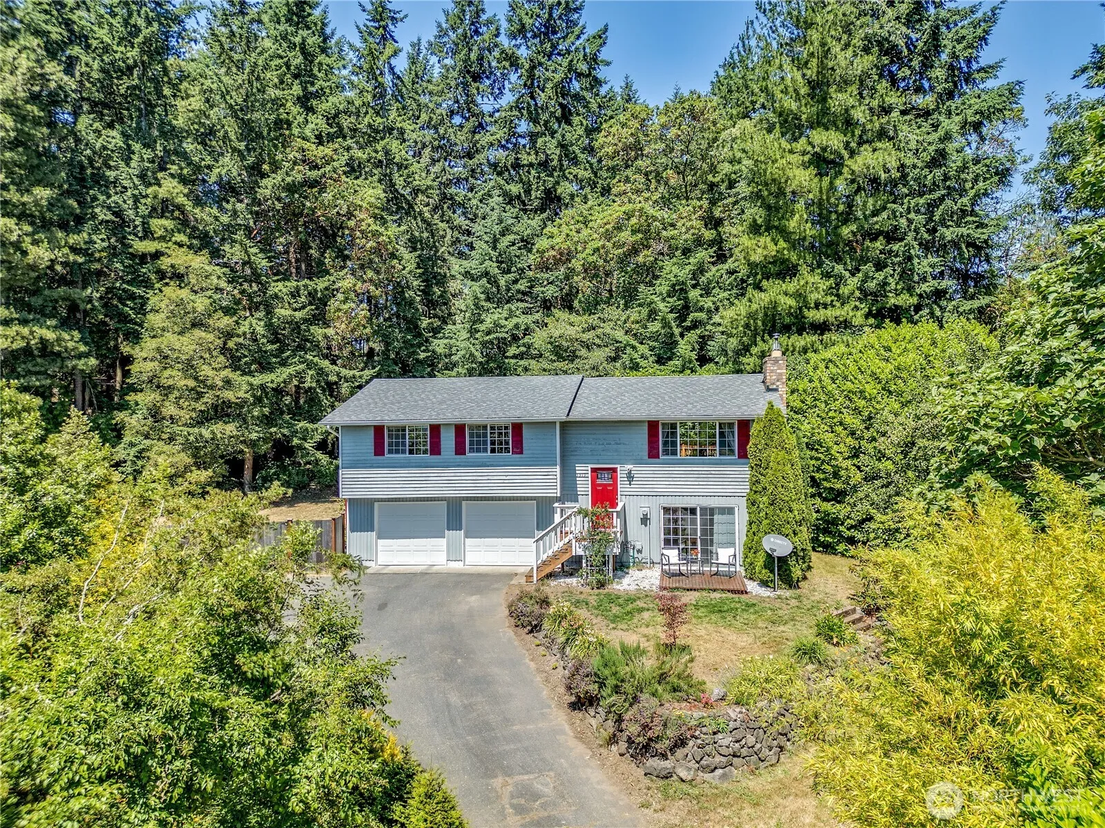 Property photo for 3319 Forest Drive Ne, Bremerton photo 2
