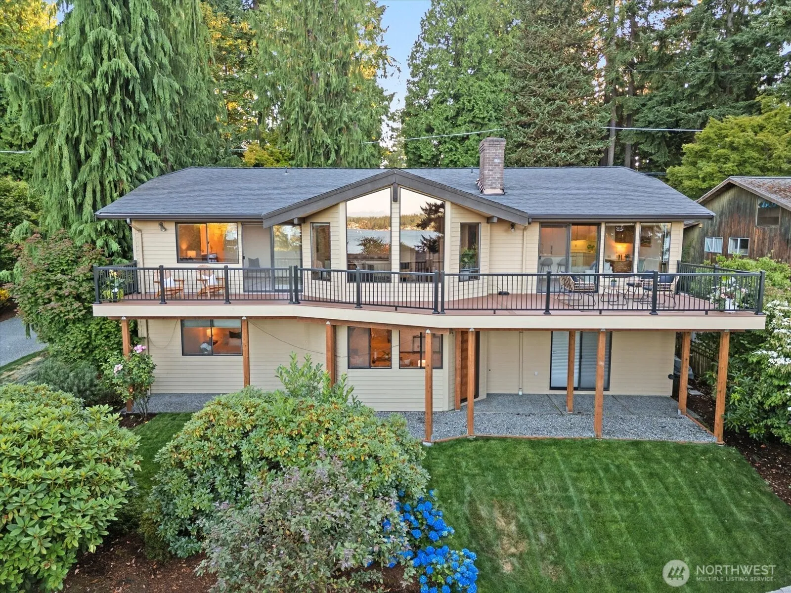 Property photo for 9742 49th Avenue Ne, Seattle photo 2