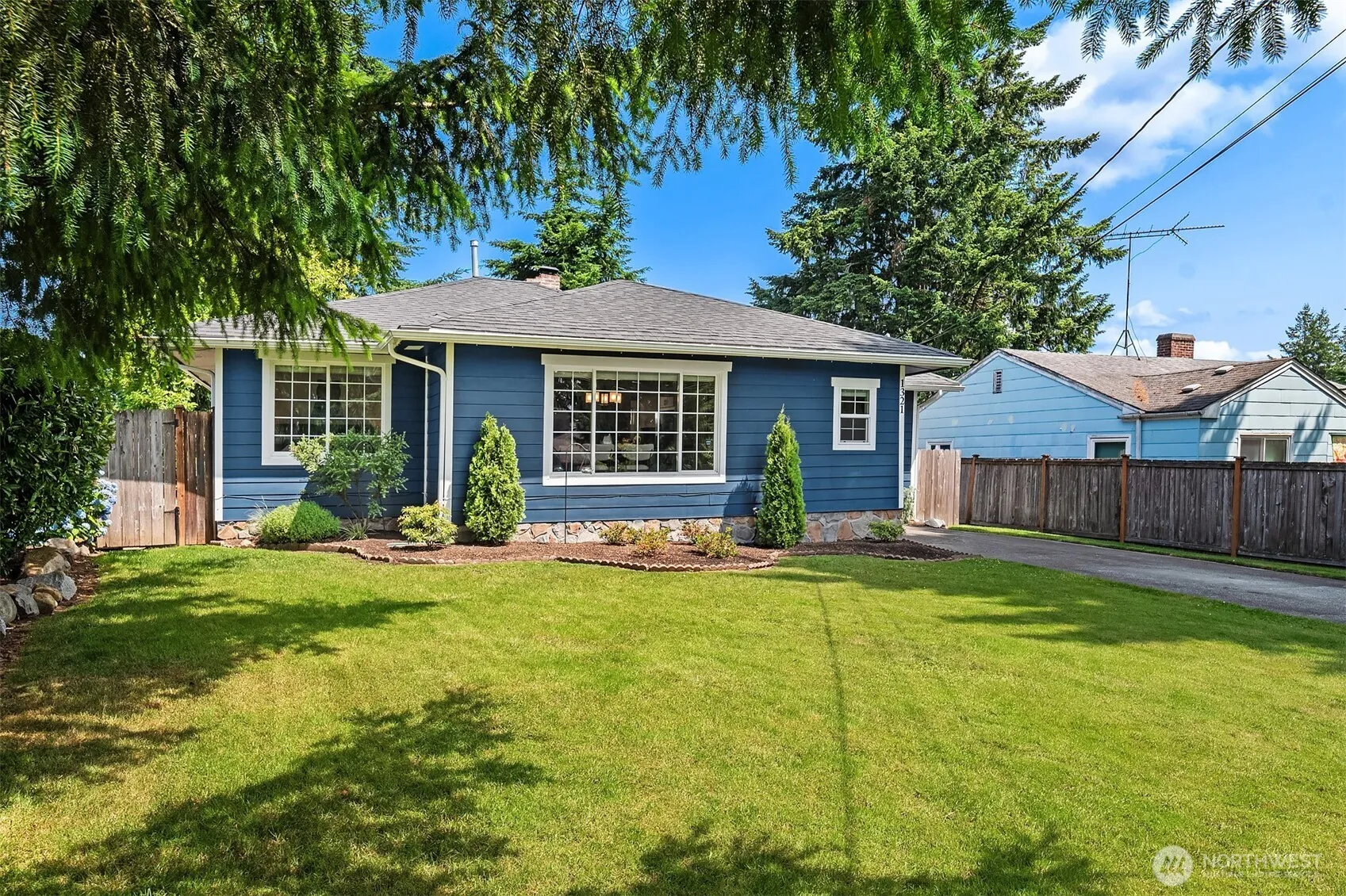 Property photo for 1321 Kossuth Avenue, Everett photo 2