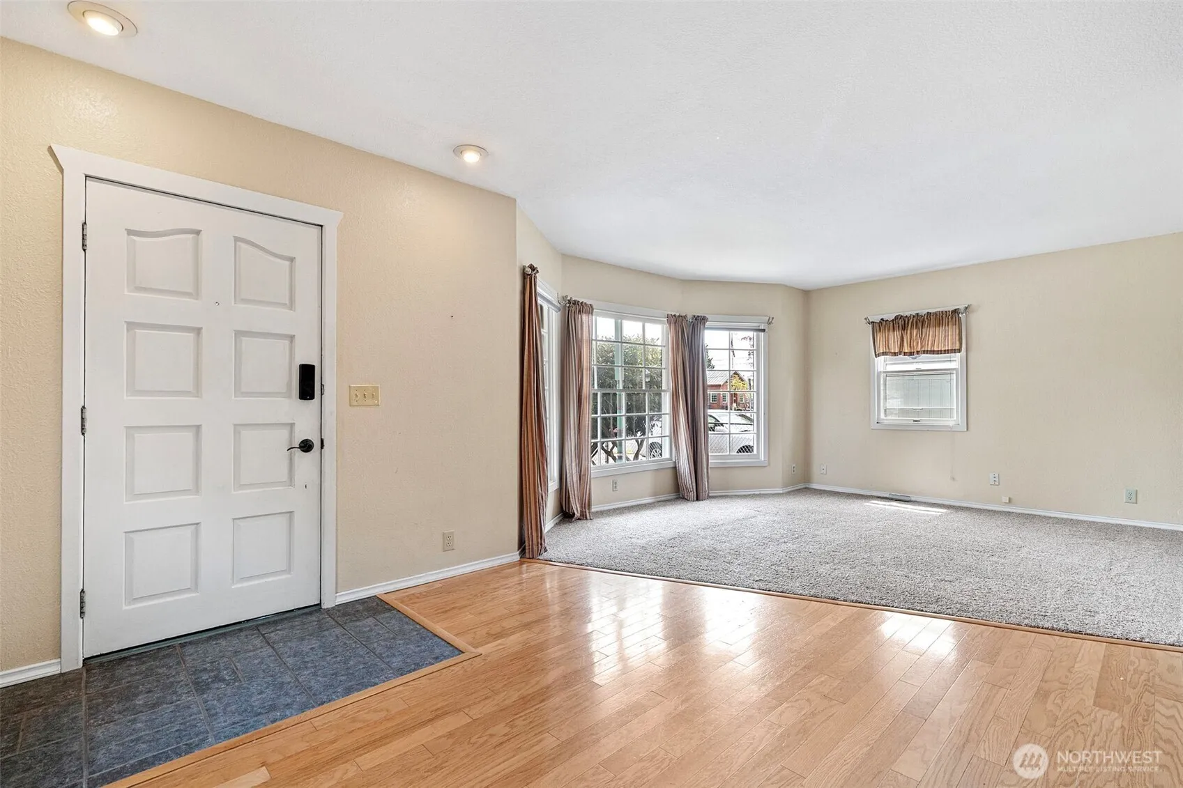 Property photo for 406 4th Street Ne, Puyallup photo 4