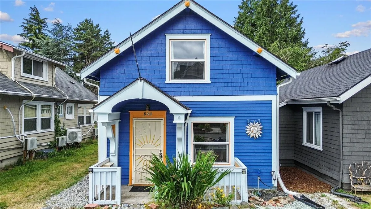 Property photo for 820 S Ferry Street, Tacoma photo 2