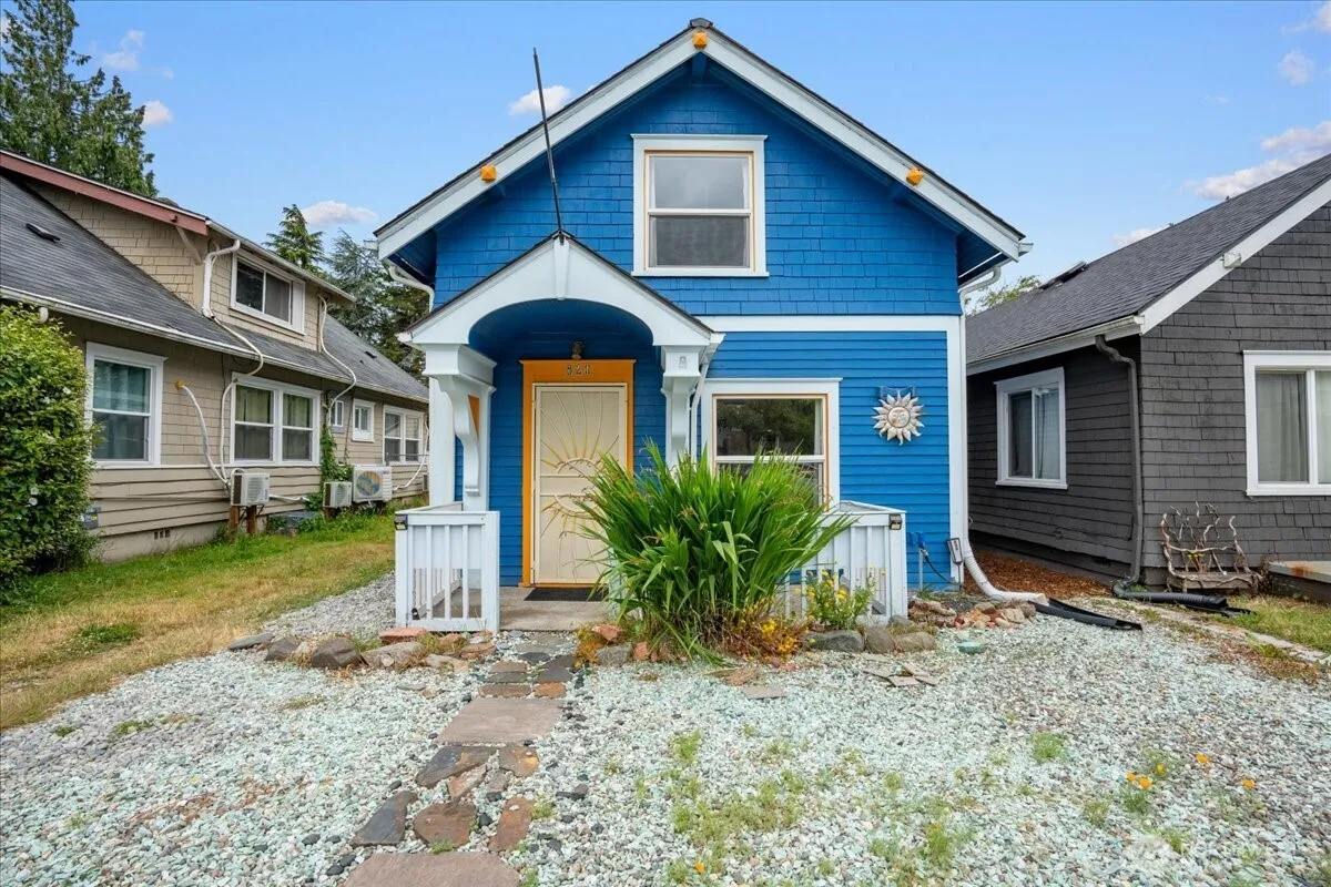 Property photo for 820 S Ferry Street, Tacoma