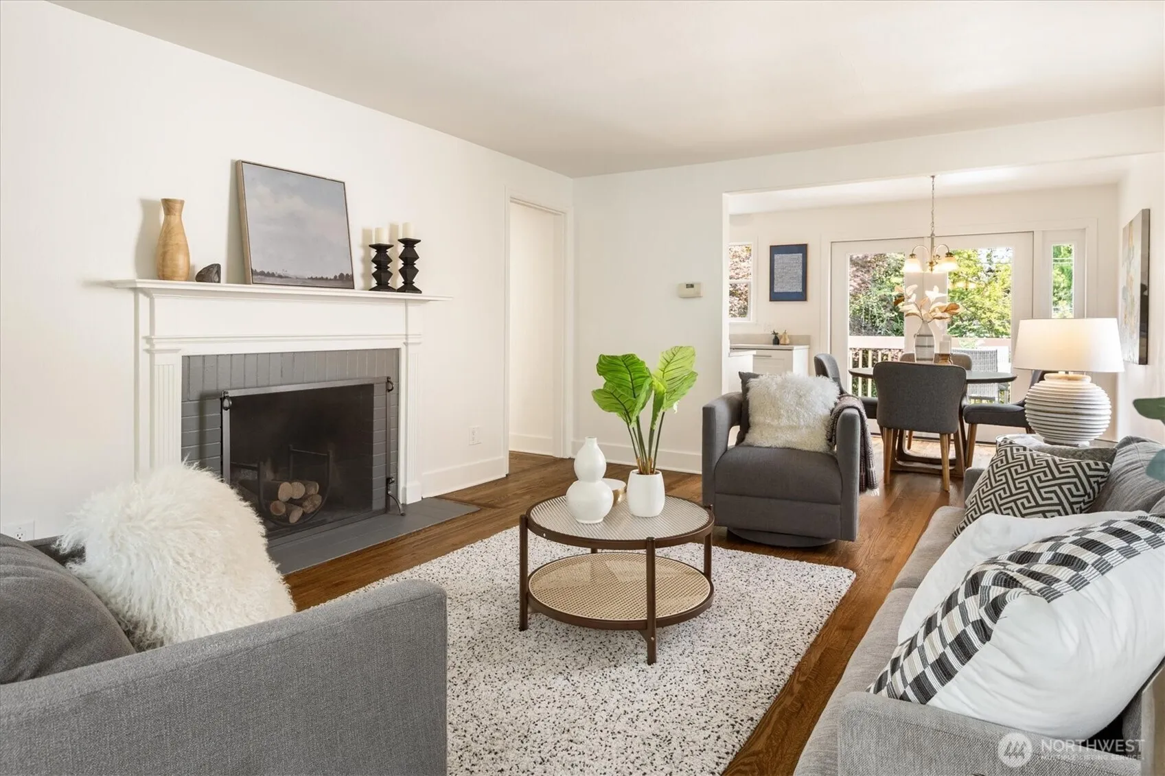 Property photo for 8027 40th Avenue Ne, Seattle photo 4