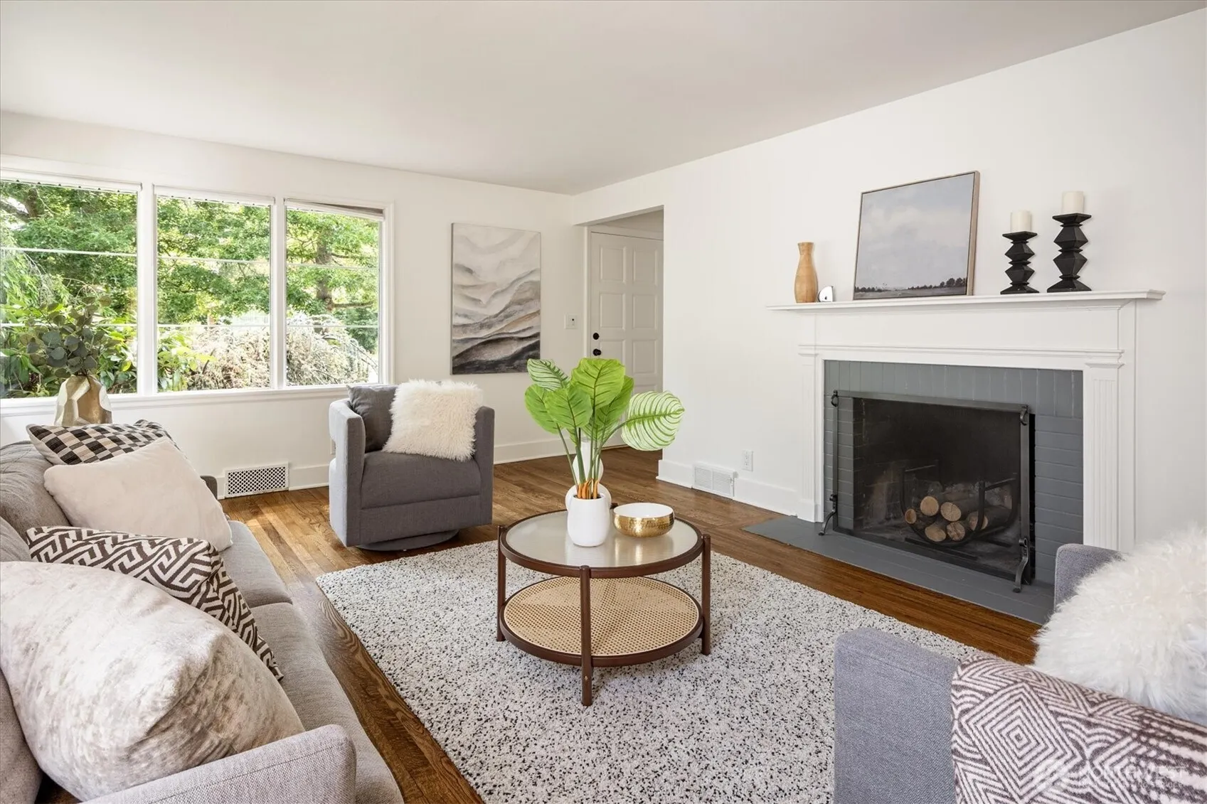 Property photo for 8027 40th Avenue Ne, Seattle photo 5