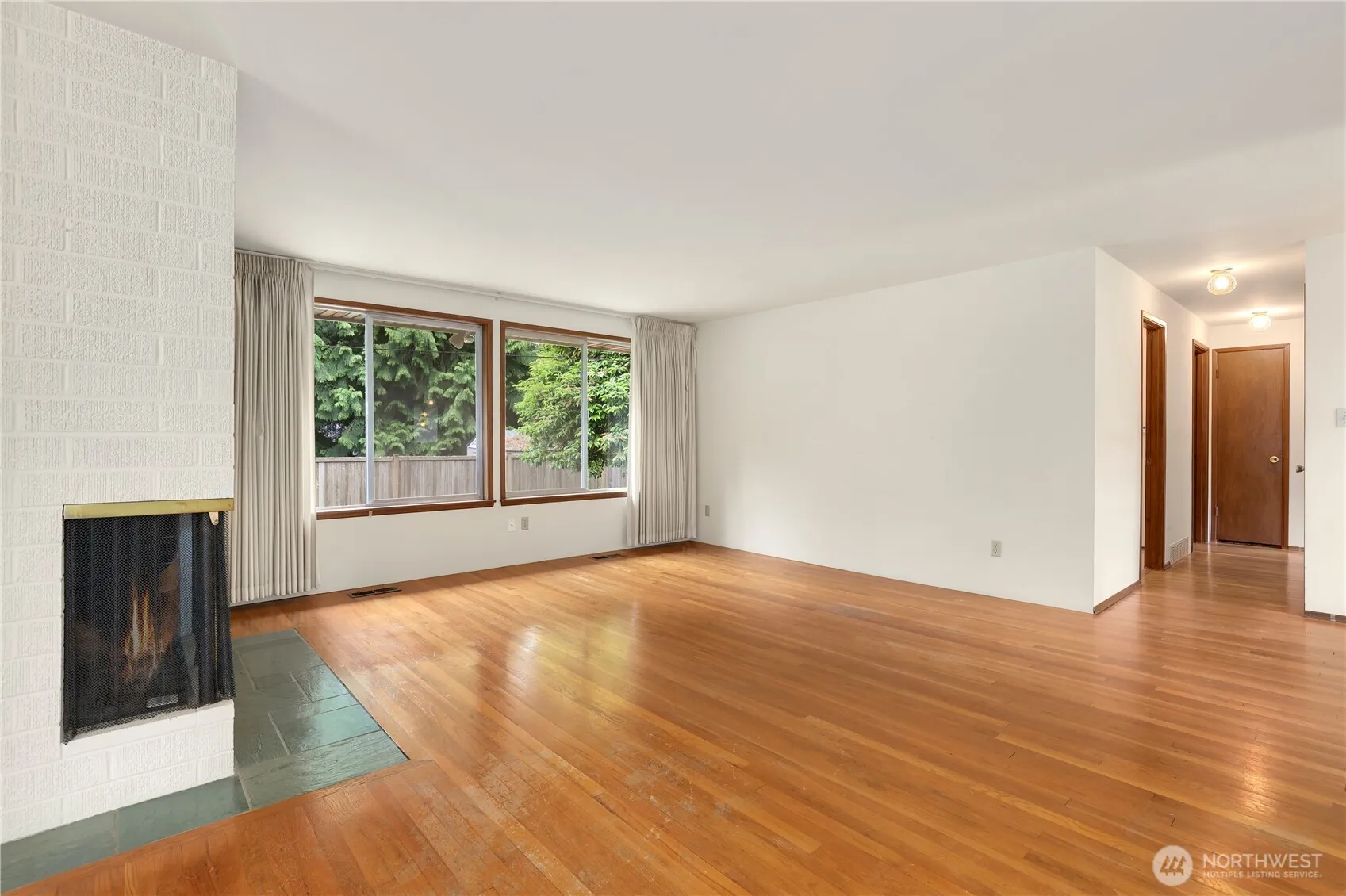 Property photo for 12575 Se 52nd Street, Bellevue photo 4