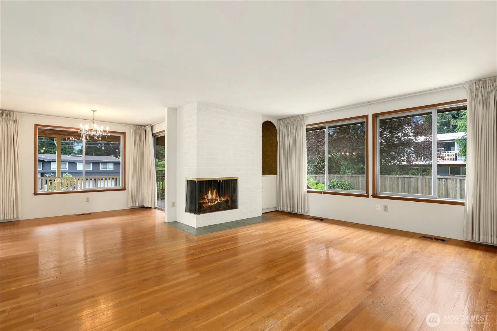 Property photo for 12575 Se 52nd Street, Bellevue photo 3