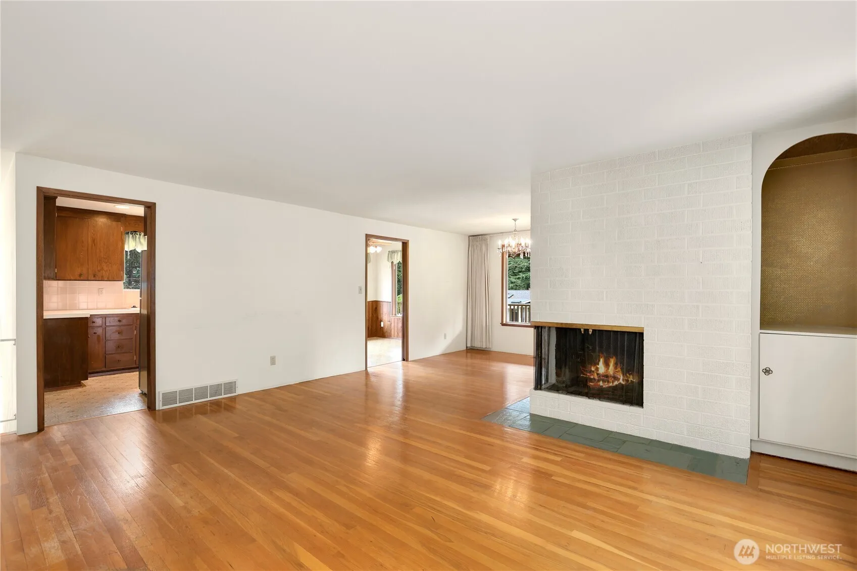 Property photo for 12575 Se 52nd Street, Bellevue photo 5