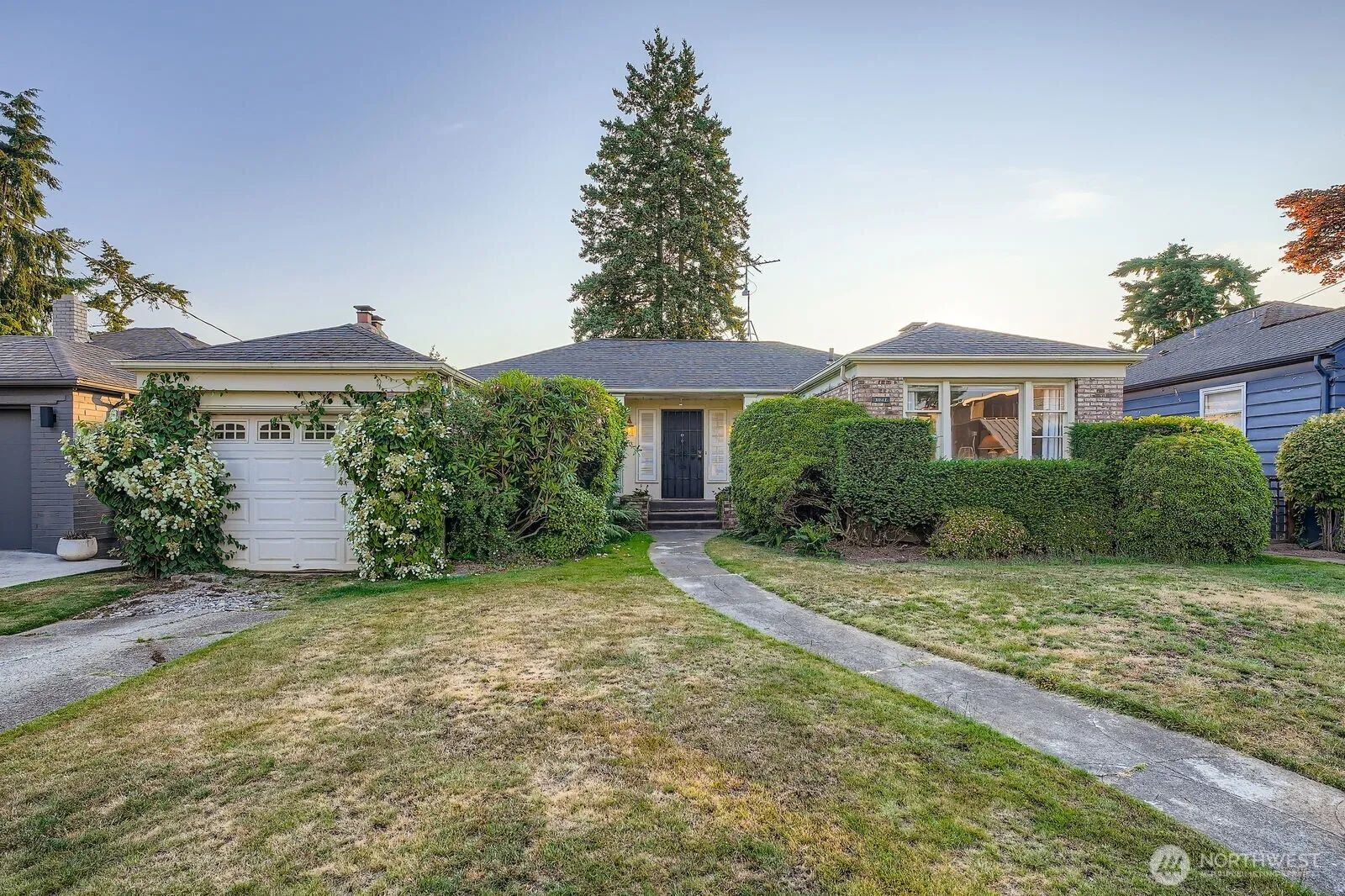 Property photo for 3041 52nd Avenue Sw, Seattle