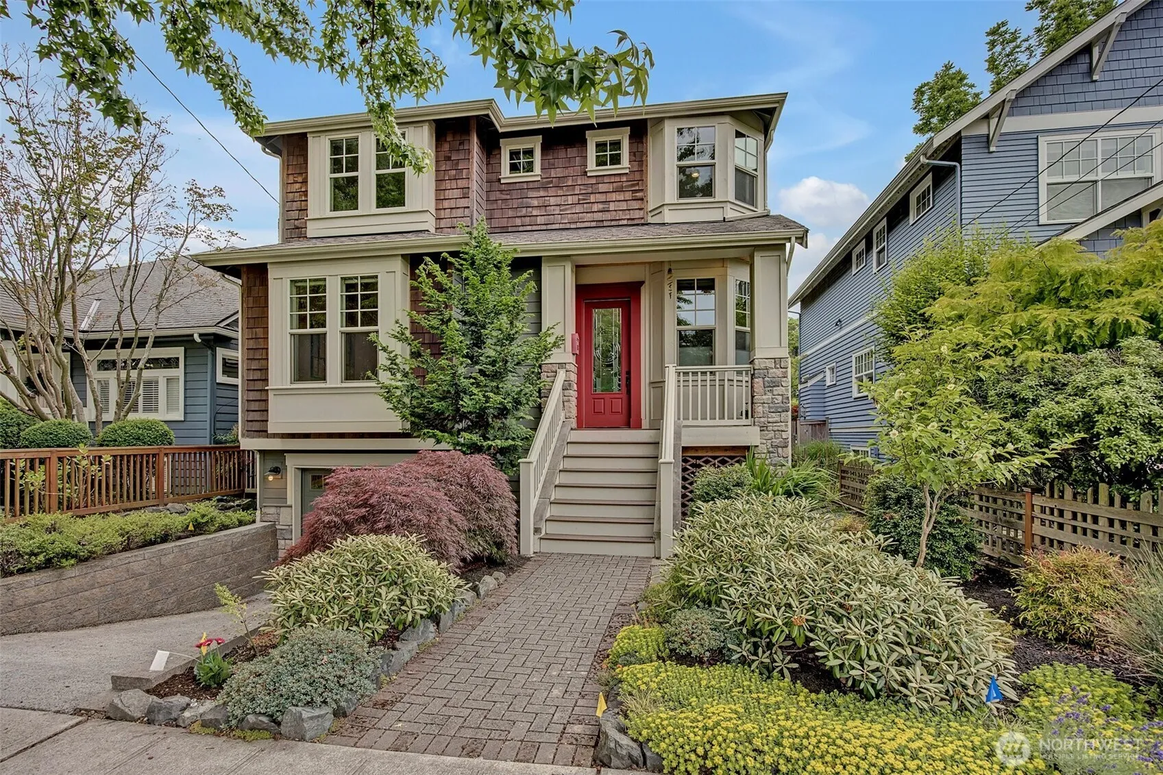 Property photo for 2611 9th Avenue W, Seattle