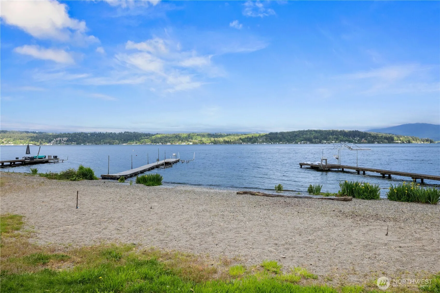 Property photo for 408 W Lake Sammamish Parkway Se, Bellevue photo 4