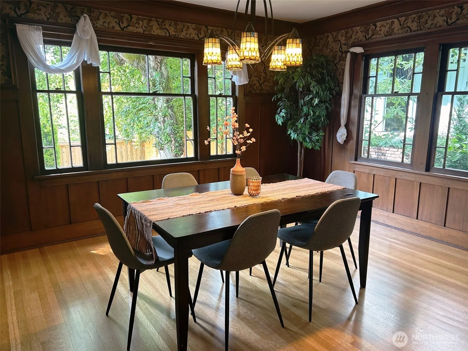 Property photo for 1809 Ne 63rd Street, Seattle photo 4