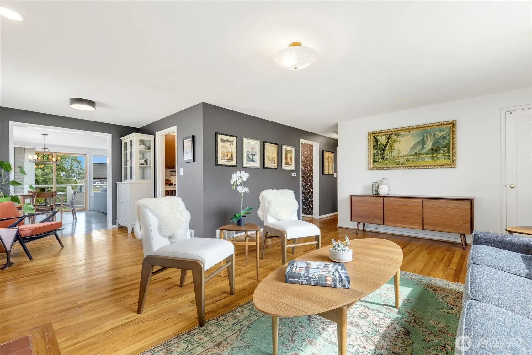 Property photo for 4016 52nd Avenue Sw, Seattle photo 3