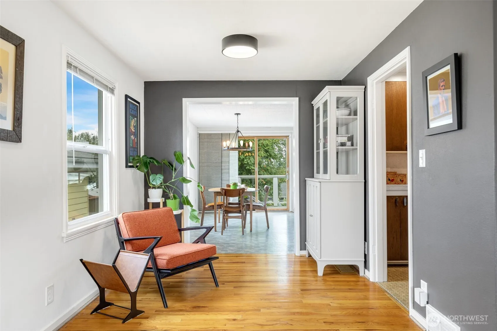 Property photo for 4016 52nd Avenue Sw, Seattle photo 4