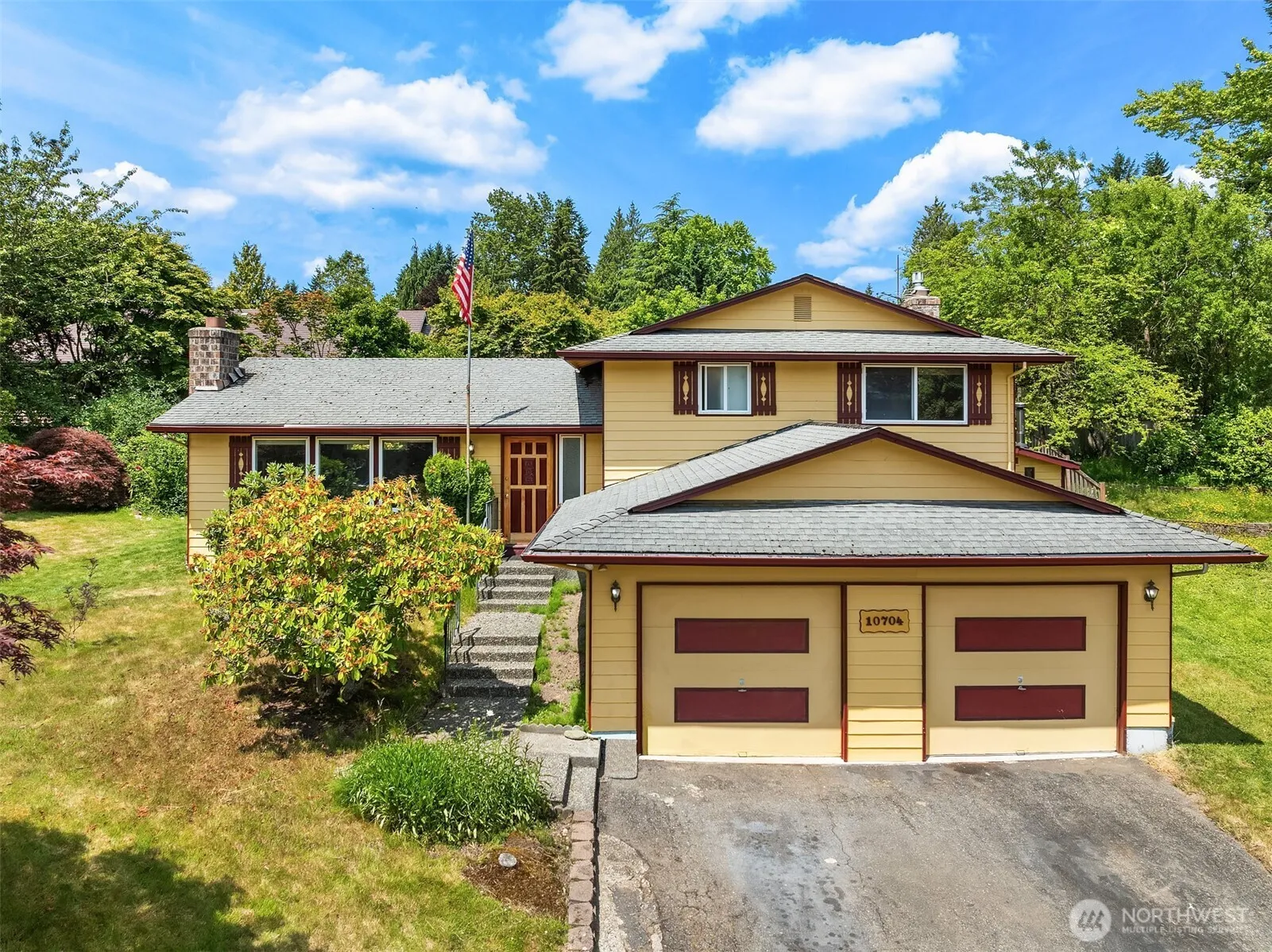 Property photo for 10704 Ne 200th Place, Bothell