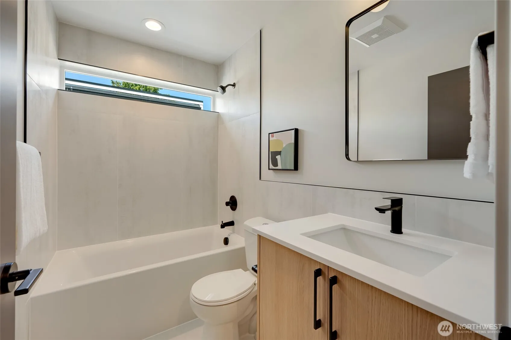 Property photo for 5429 B 25th Avenue Sw, Seattle photo 5