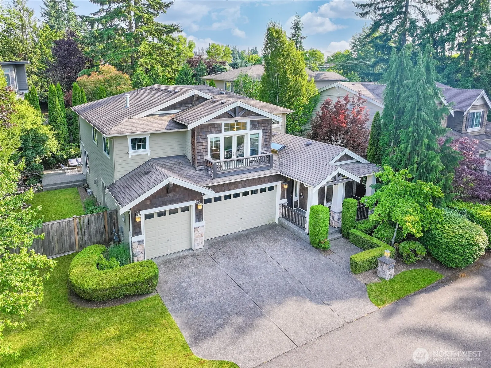 Property photo for 8010 122nd Ave Ne, Kirkland photo 2