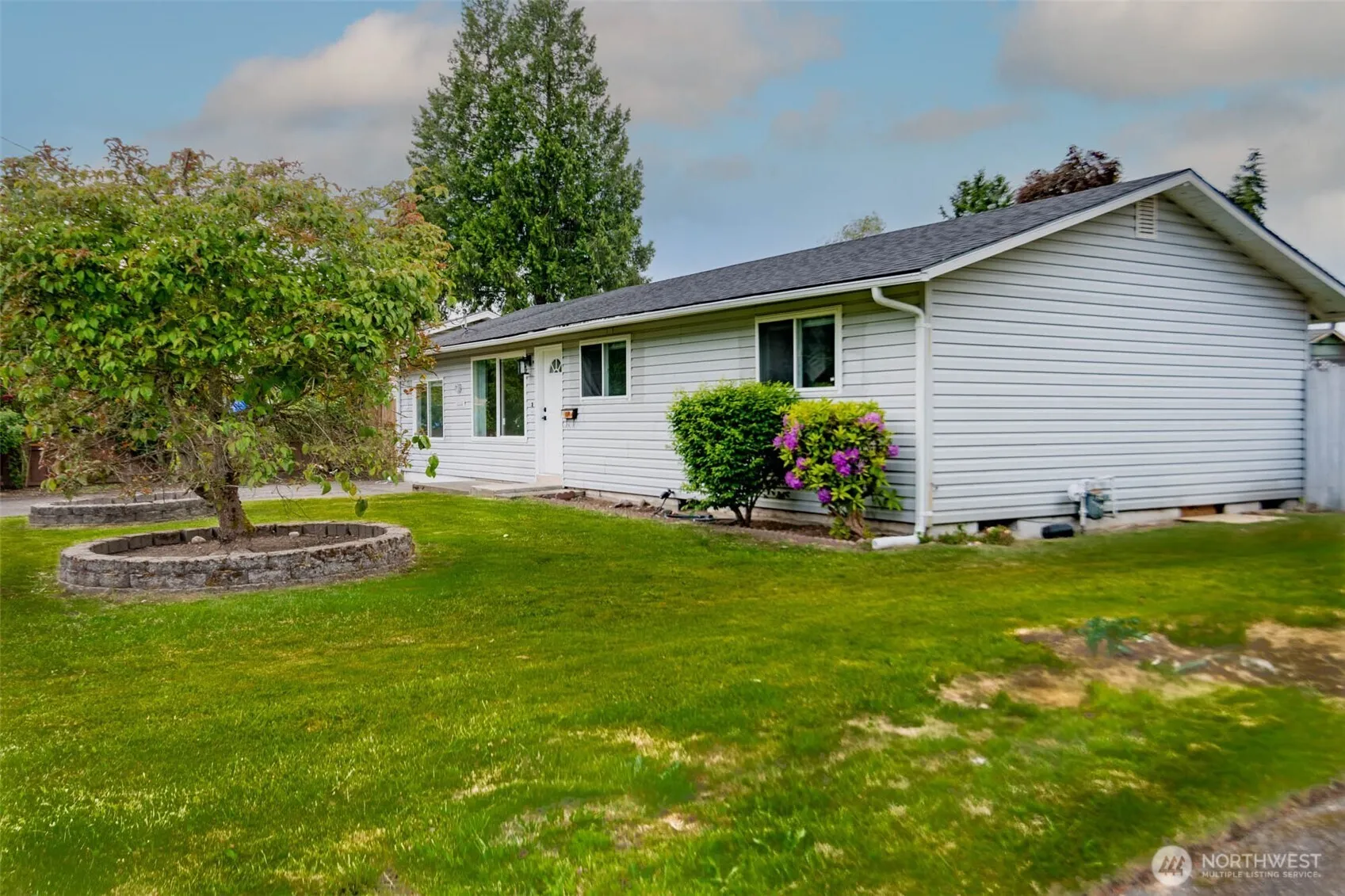 Property photo for 2935 18th Street Se, Auburn photo 2