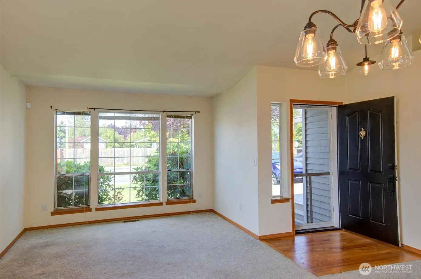 Property photo for 5604 67th Street Ne, Marysville photo 2