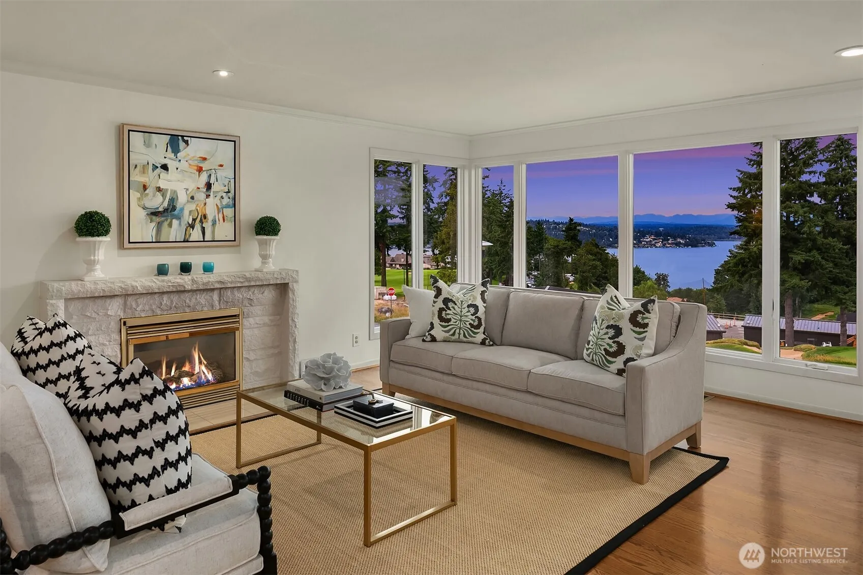 Property photo for 7761 Lakemont Drive Ne, Seattle photo 2