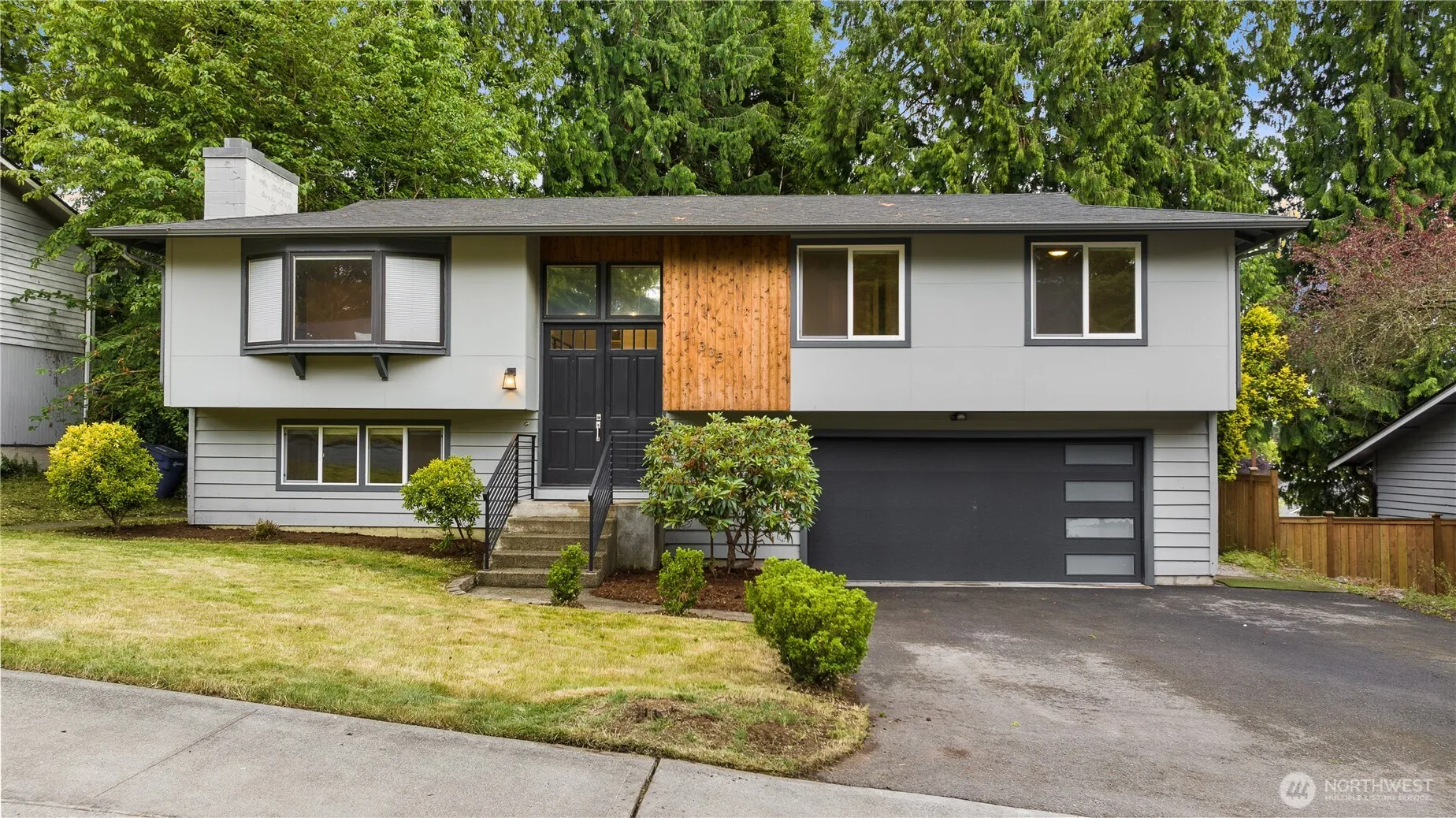 Property photo for 11335 Ne 149th Street, Kirkland photo 3