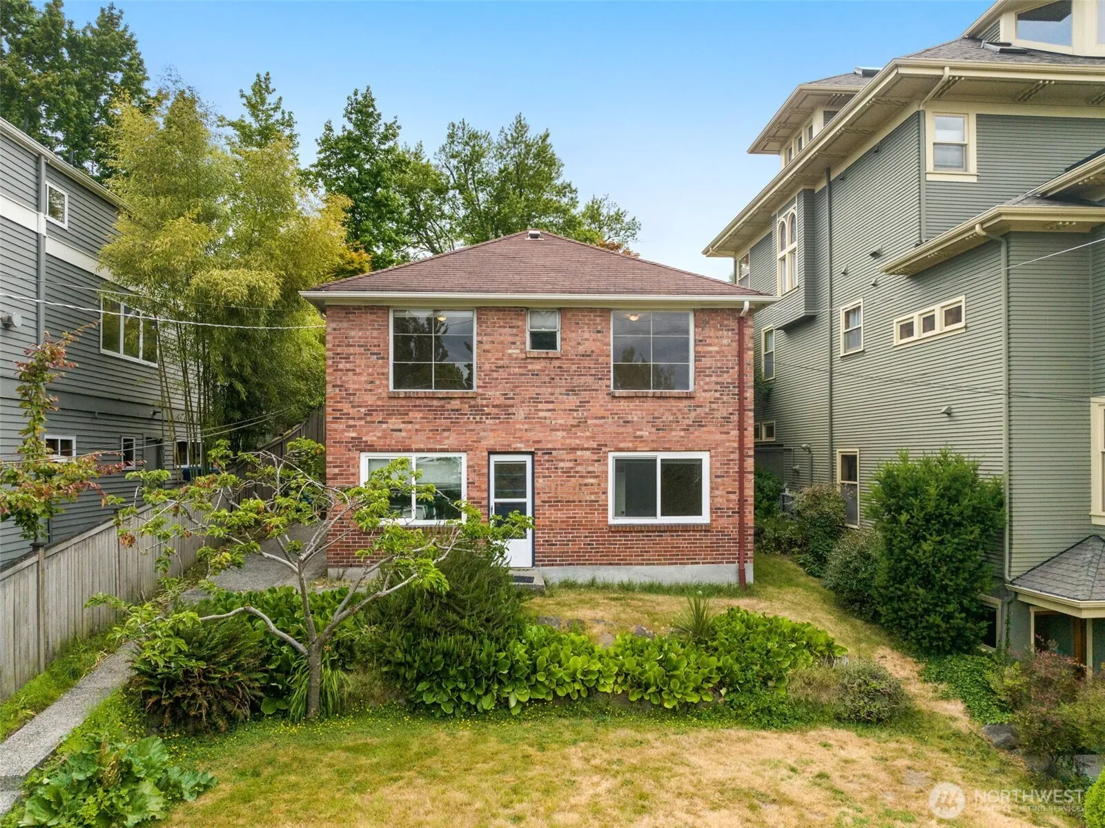 Property photo for 1550 E 16th Avenue Avenue E, Seattle photo 3