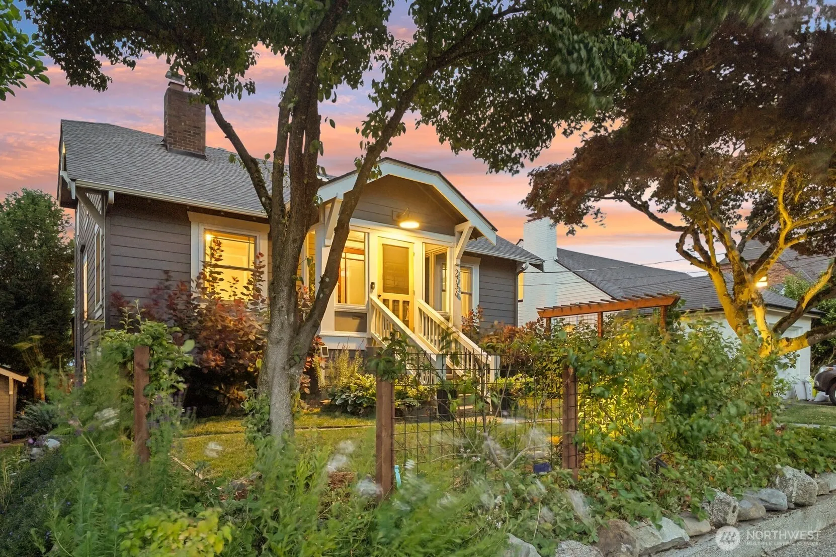 Property photo for 2736 37th Avenue Sw, Seattle