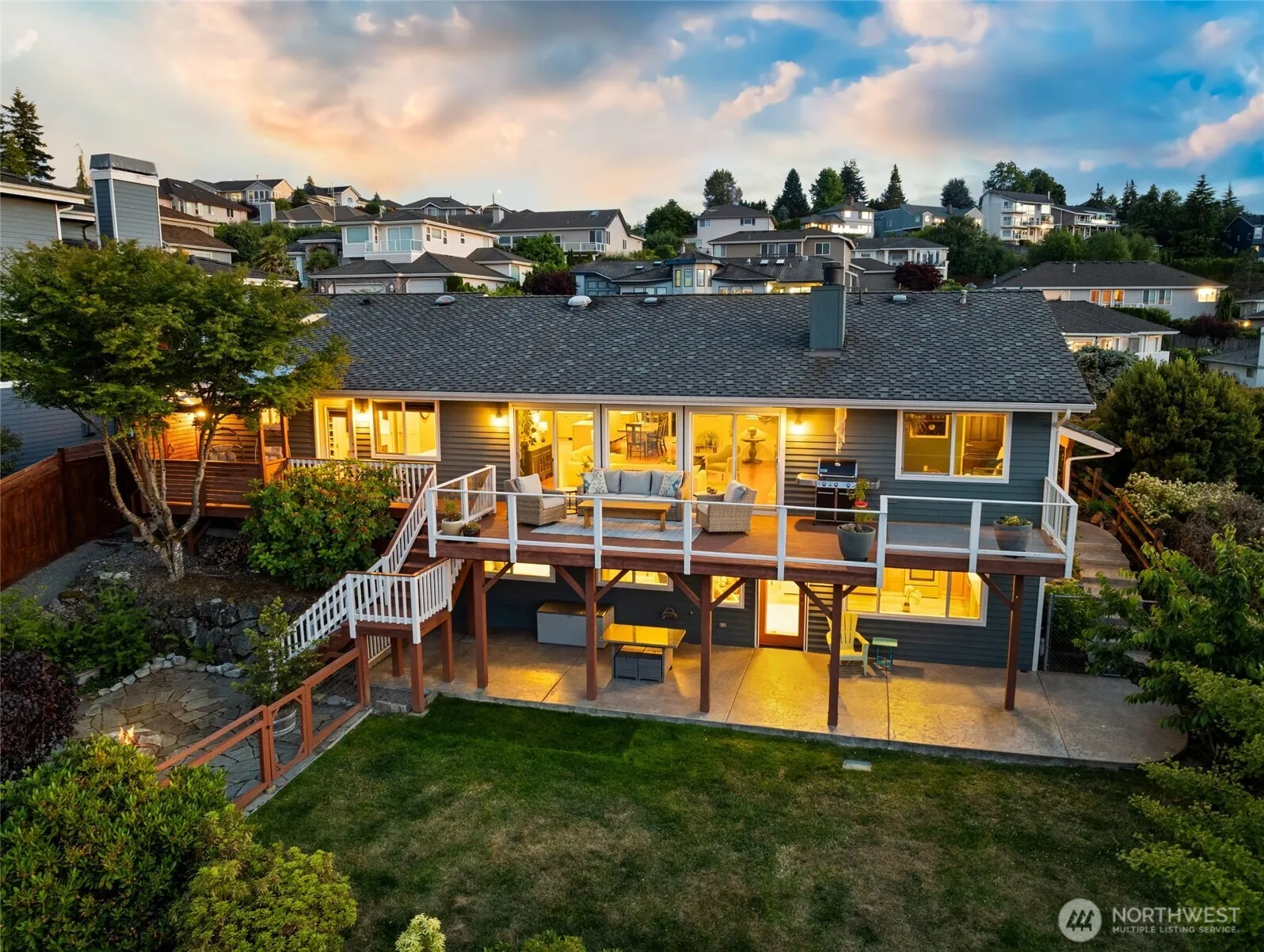 Property photo for 1871 Hillside Drive Ne, Tacoma photo 3