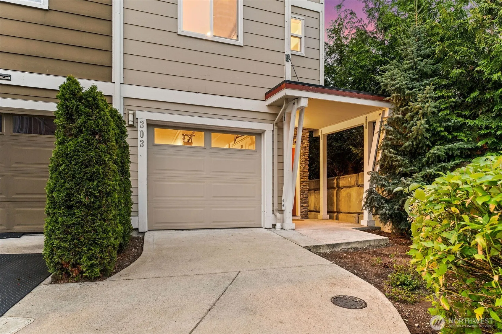 Property photo for 303 Anacortes Place Ne, Renton photo 2